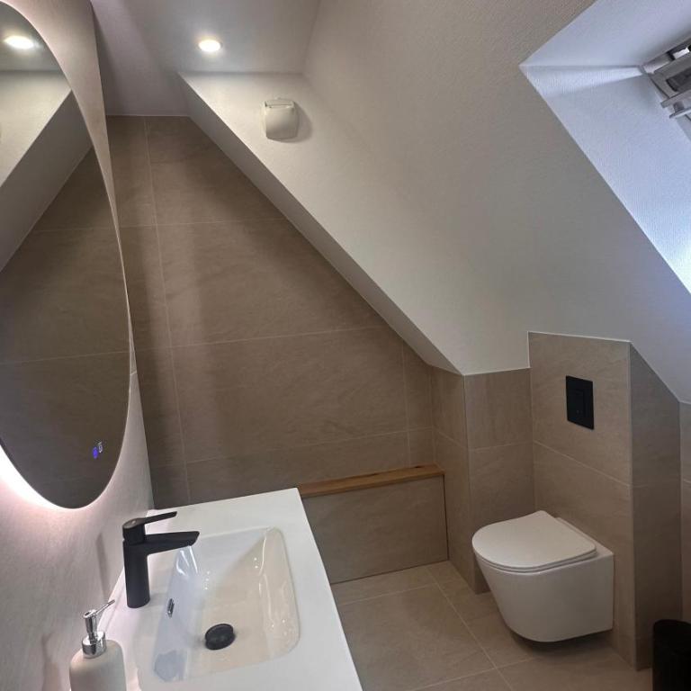 Superbe Duplex proche Centre ville Parking gratuit - Appartement 2 Chambres - 5
