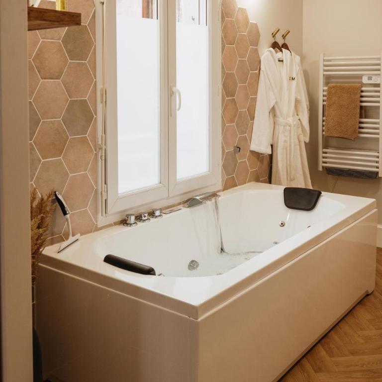 La Parenthèse Fleurie - Suite avec balnéo au coeur de Bergerac - Apartment mit 1 Schlafzimmer - 38