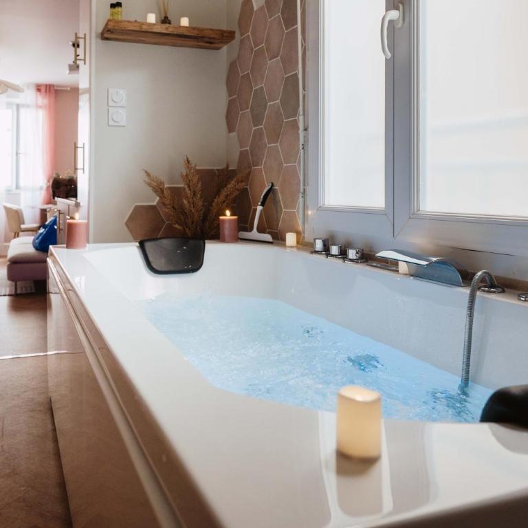 La Parenthèse Fleurie - Suite avec balnéo au coeur de Bergerac - Apartment mit 1 Schlafzimmer - 5