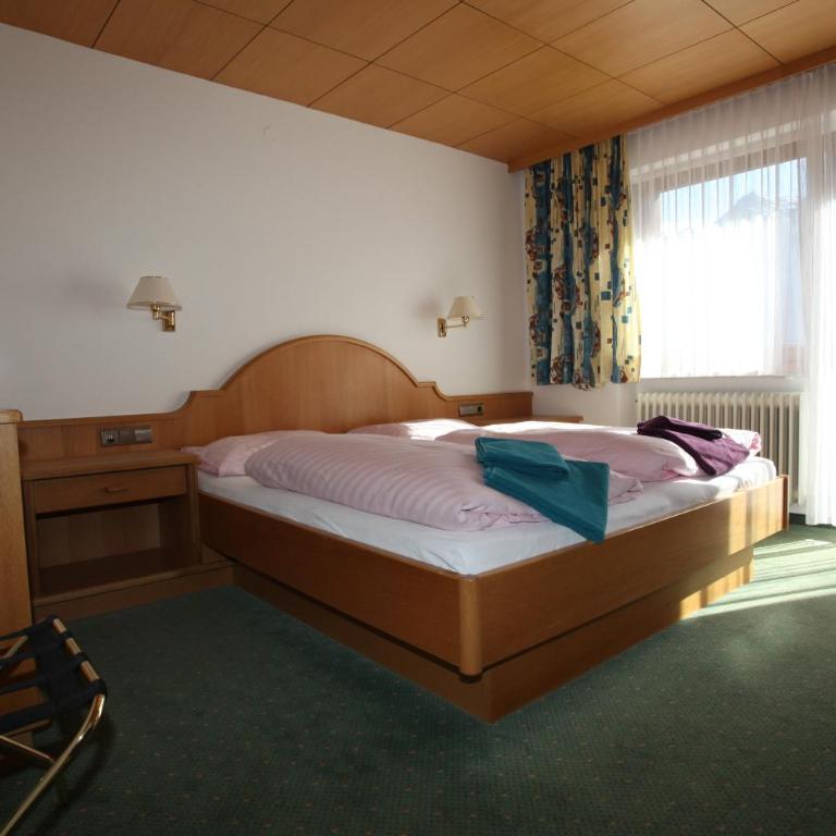 Frühstückspension Christina - Doppelzimmer mit Balkon - 8