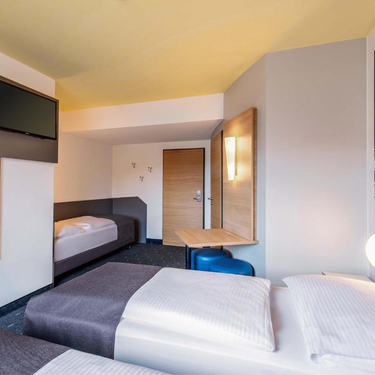 B&B Hotel Augsburg-Süd - Dreibettzimmer - 3