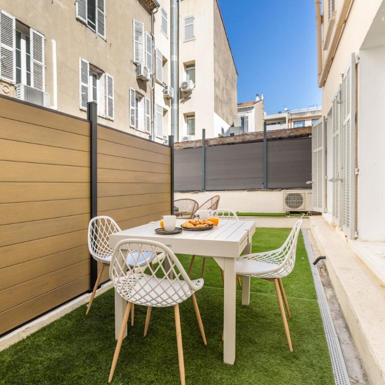 LB Vacation Rentals I Renovated Apt Minutes from Beach - Palais - 30m2 Terrace - Apartamento de 1 dormitorio - 32