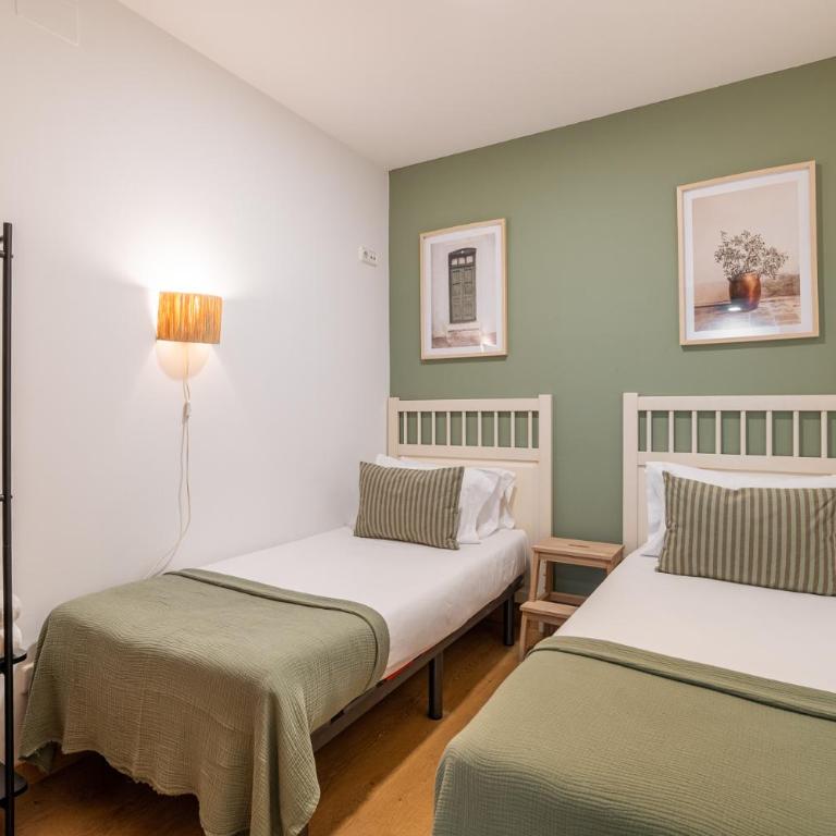 Stay U-nique Apartments Passatge de Font - Three-Bedroom Apartment - 17