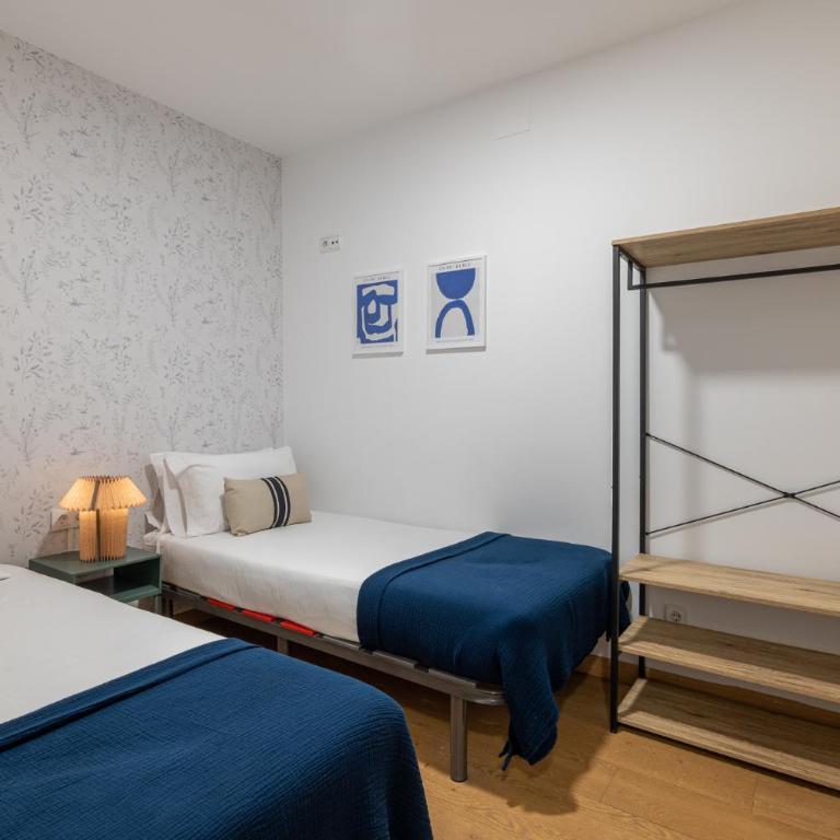 Stay U-nique Apartments Passatge de Font - Three-Bedroom Apartment - 16