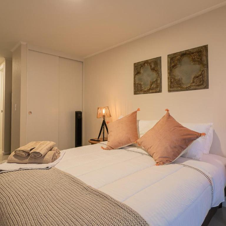 Your Unique Boutique Studio Retreat - Studio - 14