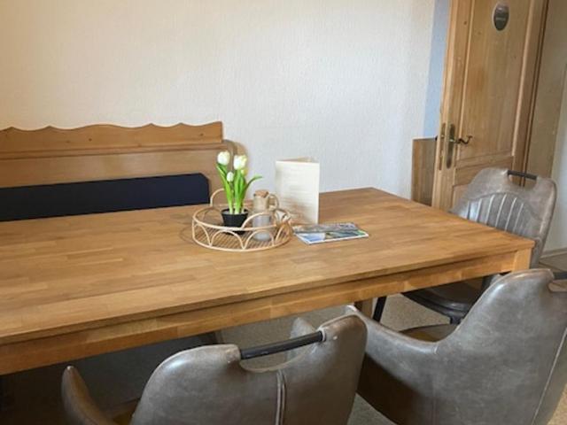 May's Apartments & Restaurant - Familienzimmer mit Balkon - 12