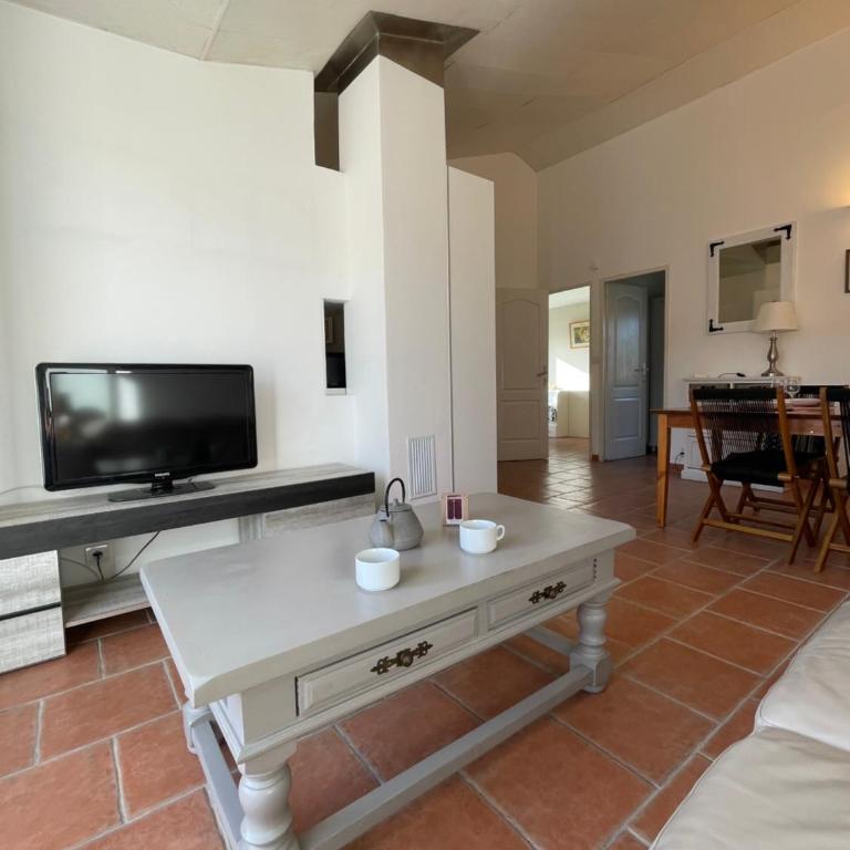 Haut de villa Chloé - Cosy avec clim, terrasse & parking privé, Sanary - Appartamento con 2 Camere da Letto - 6