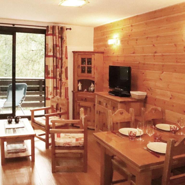 Appartement calme 3 pièces, proche centre et pistes, vue forêt - FR-1-322-682 - Apartment - 1