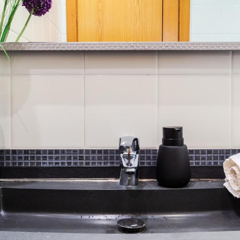 Urbanization with a pool near the airport - Apartamento de 3 dormitorios - 28