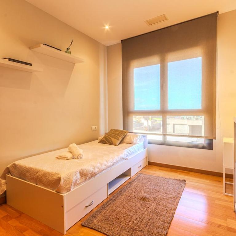 Urbanization with a pool near the airport - Apartamento de 3 dormitorios - 40