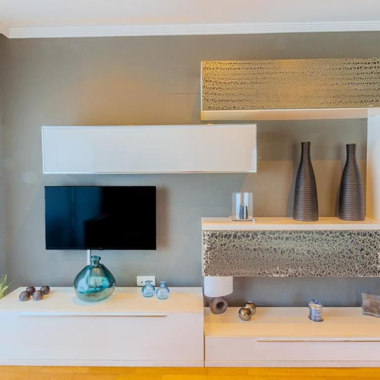 Urbanization with a pool near the airport - Apartamento de 3 dormitorios - 55