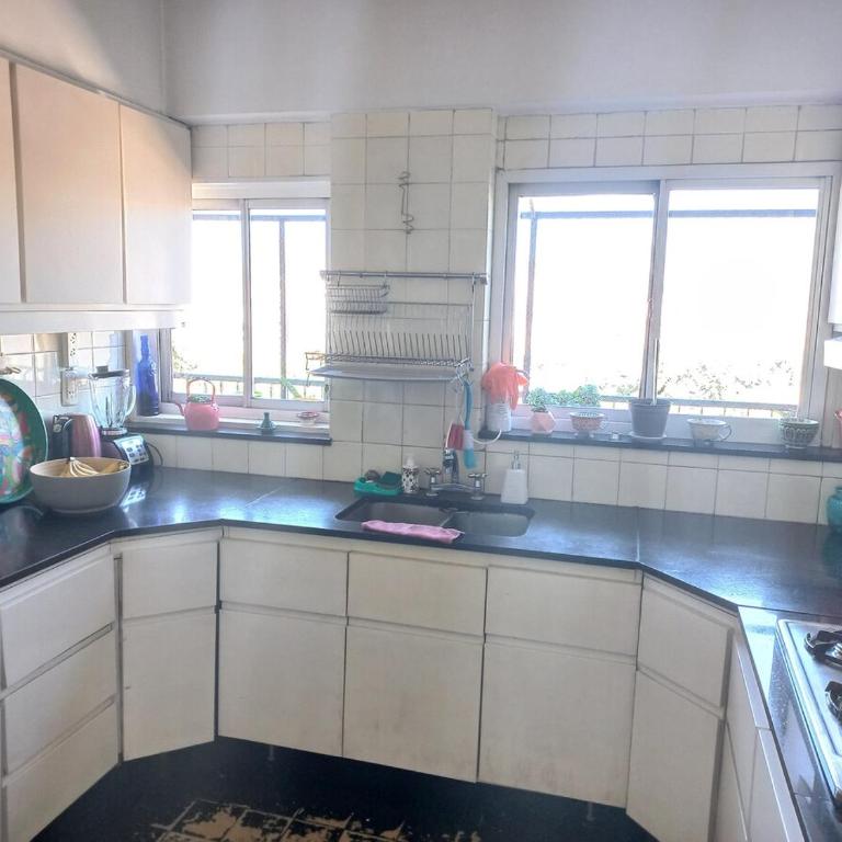 Bedroom and private bathroom in a spacious apartment - Apartamento de 3 dormitorios - 25