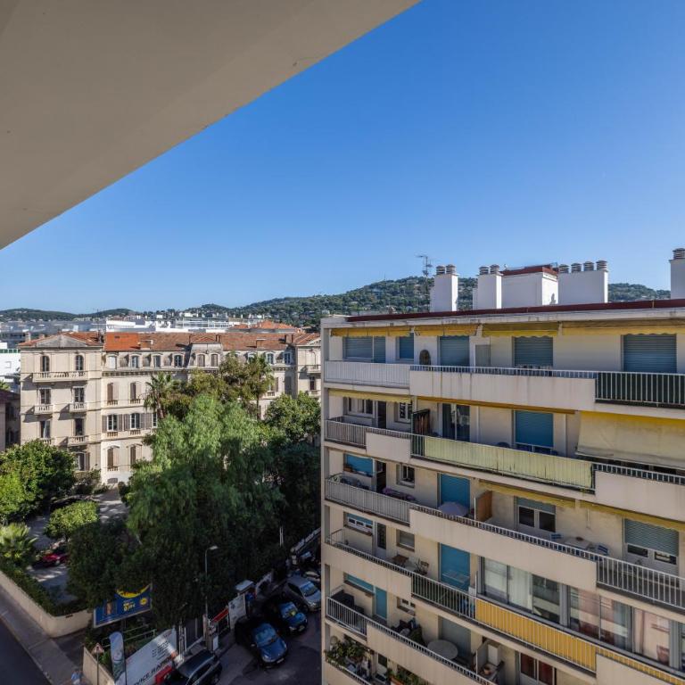 LB Vacation Rentals I Elegant Apartment with Terrace & Mezzanine in the heart of Cannes - Appartement 3 Chambres - 28