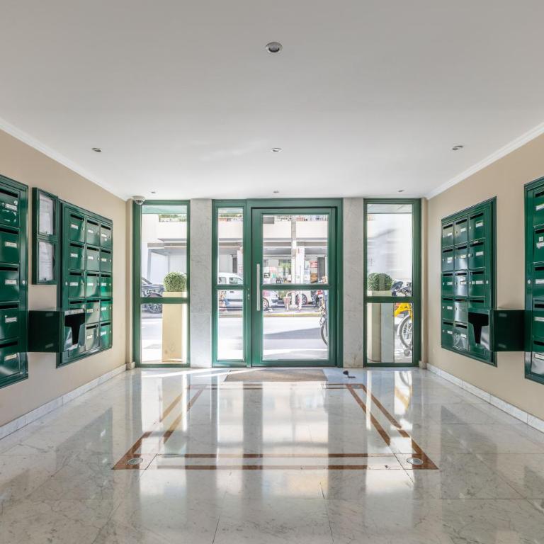 LB Vacation Rentals I Elegant Apartment with Terrace & Mezzanine in the heart of Cannes - Appartement 3 Chambres - 31