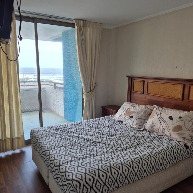 Edificio royal marine 2757 - Three-Bedroom Apartment with Sea View - 1