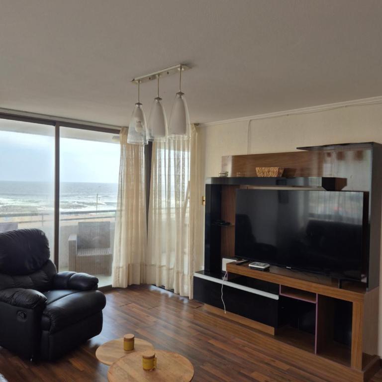 Edificio royal marine 2757 - Three-Bedroom Apartment with Sea View - 7