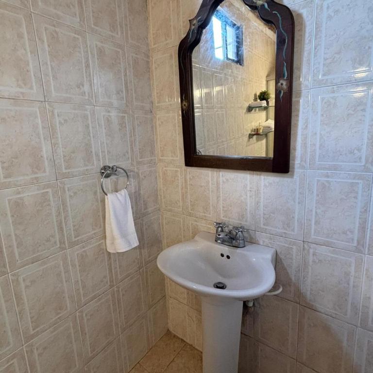 Ritze's House Getsemani - Two-Bedroom Apartment - 9