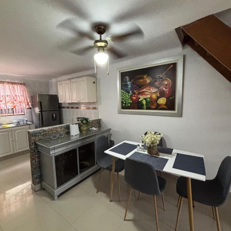 Ritze's House Getsemani - Two-Bedroom Apartment - 14