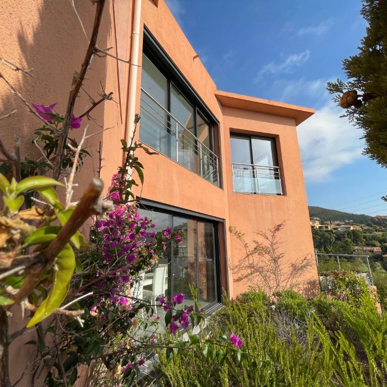 Residence Arc-en-Ciel 5 Star App A with stunning seaview - Appartement 2 Chambres - 35