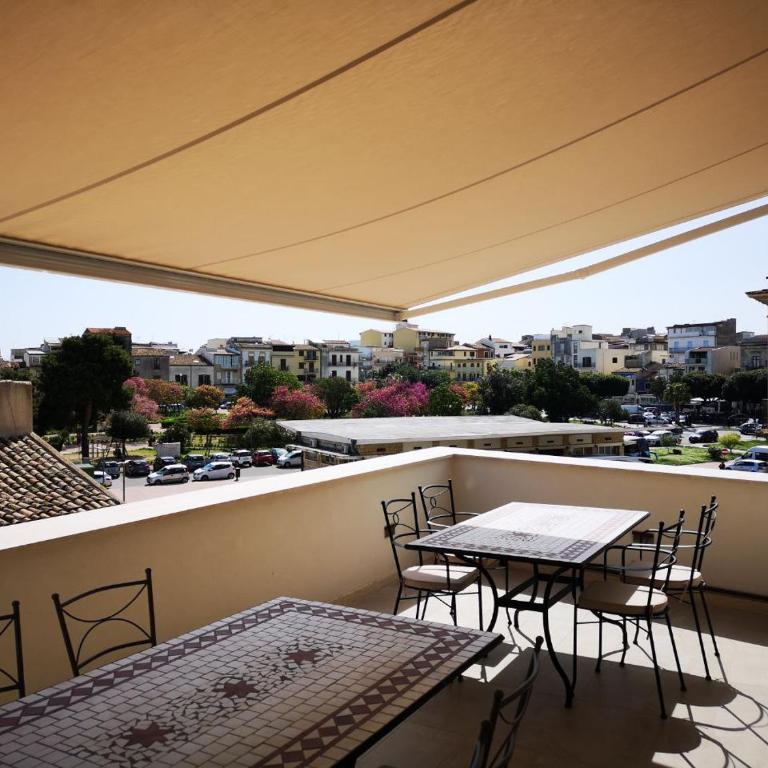 Cielo D'Alcamo Palazzo Mazzini - Comfort Triple Room with Shower - 1