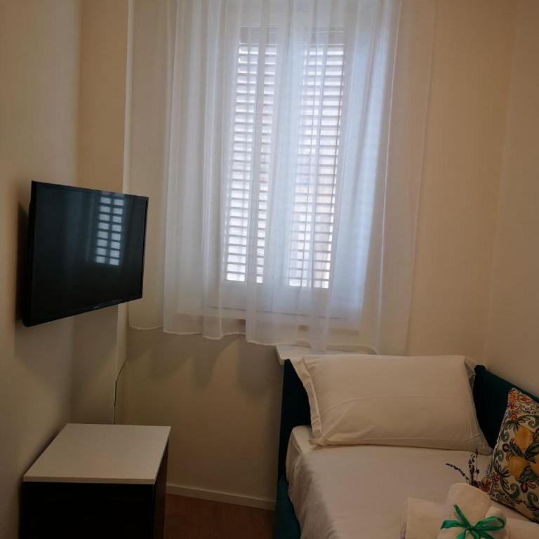 Cielo D'Alcamo Palazzo Mazzini - Comfort Triple Room with Shower - 11