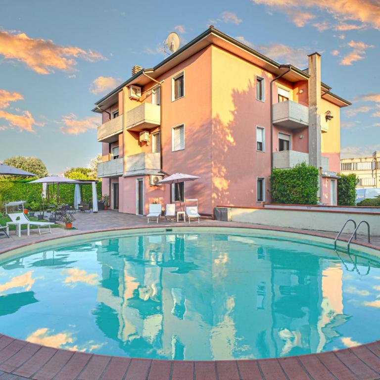 Giada Palace - Rooms & Pool - Camera Matrimoniale Deluxe - 1