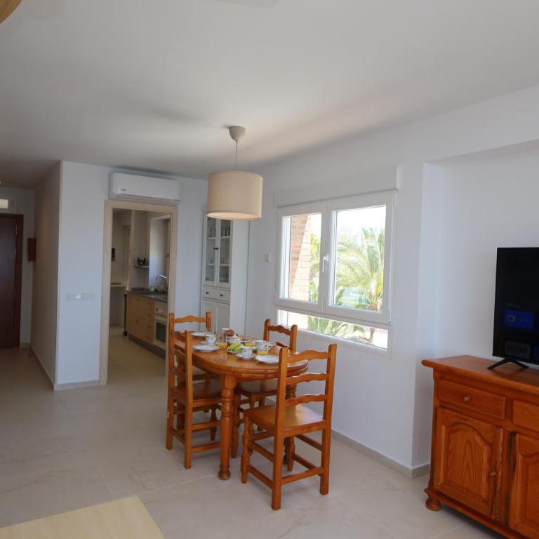 Apartamento frente al mar con terraza Alicante By Turihome - Two-Bedroom Apartment - 11