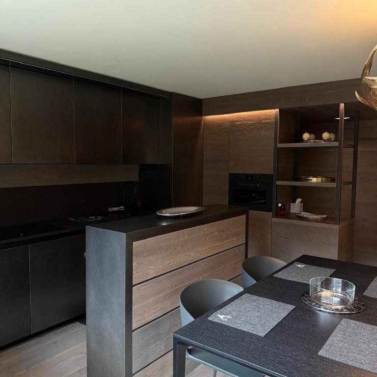Dimora Alverà 19 - Appartamento con 2 Camere da Letto, Balcone e Terrazza - 3