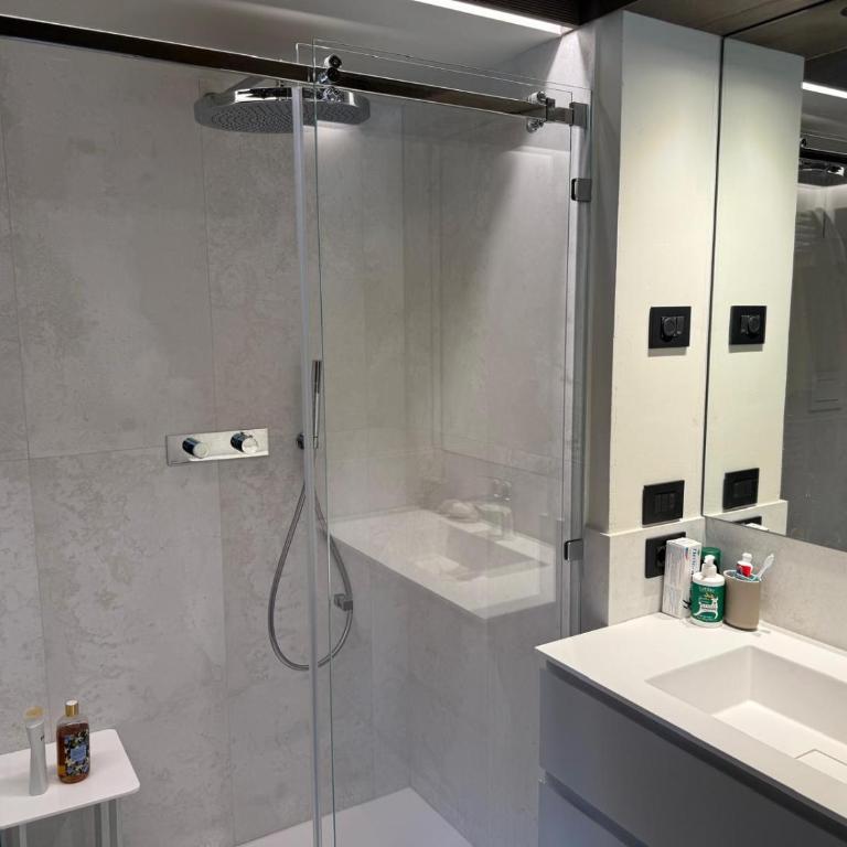 Dimora Alverà 19 - Appartamento con 2 Camere da Letto, Balcone e Terrazza - 6