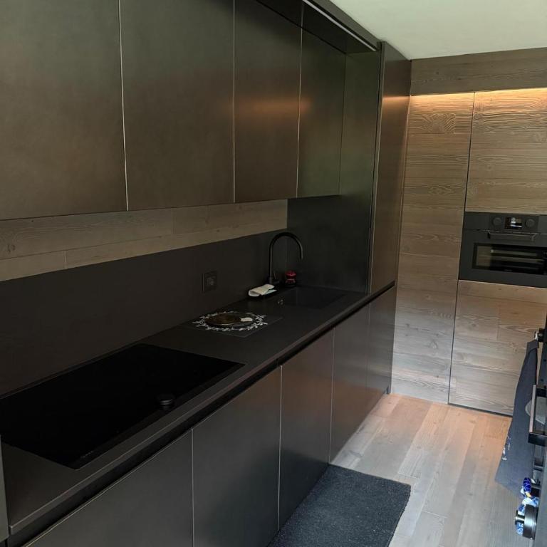 Dimora Alverà 19 - Appartamento con 2 Camere da Letto, Balcone e Terrazza - 13