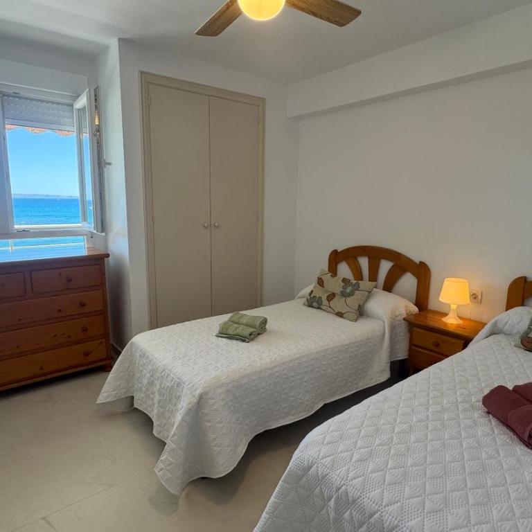 Apartamento frente al mar con terraza Alicante By Turihome - Two-Bedroom Apartment - 32
