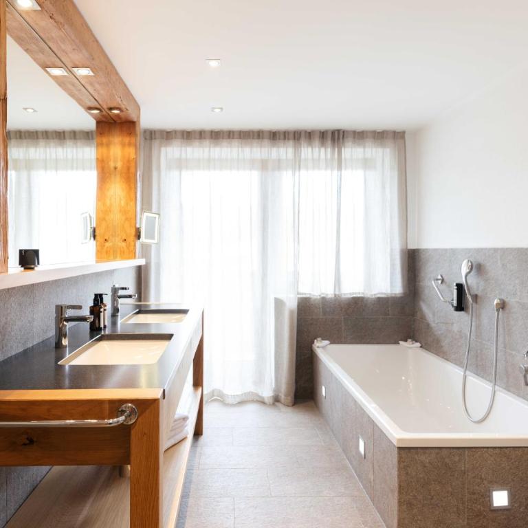 Hotel Quellenhof - Suite mit Balkon - 1