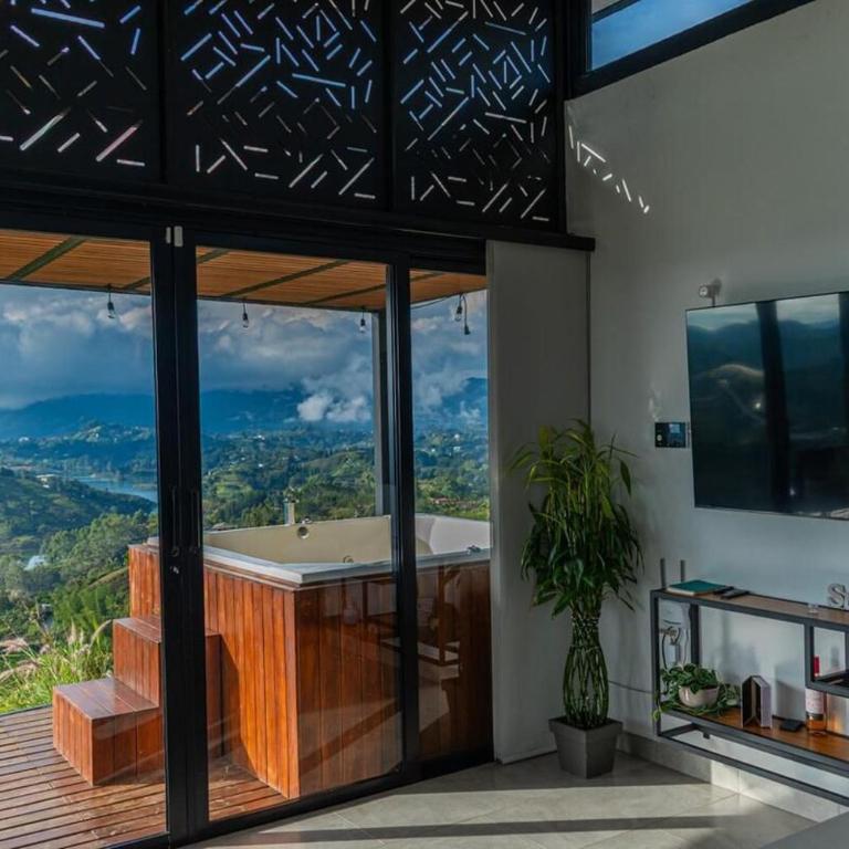 Mountain Cabin with Jacuzzi - Casa con 1 dormitorio - 1