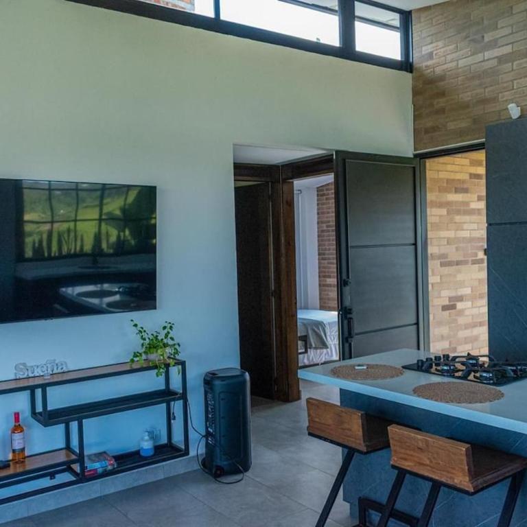 Mountain Cabin with Jacuzzi - Casa con 1 dormitorio - 4