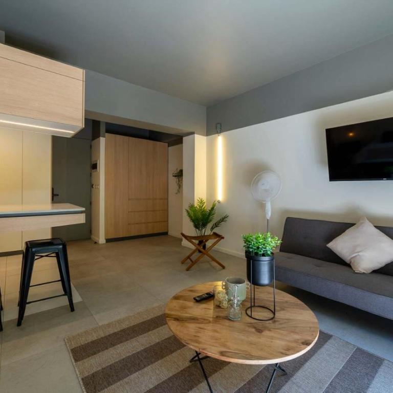 Stay in Comfort Just Steps Away from Bellavista - Apartment - 7