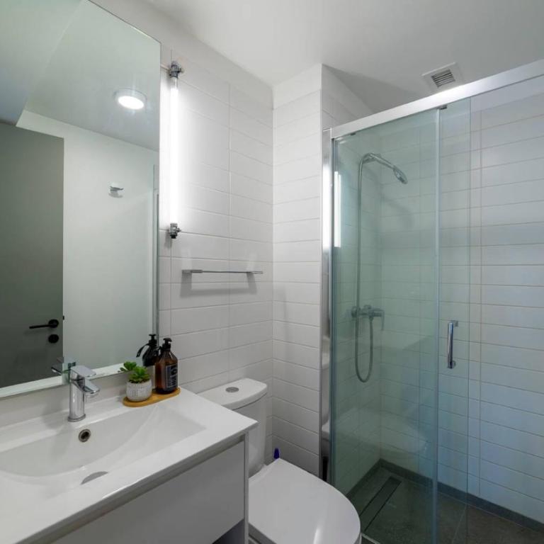 Stay in Comfort Just Steps Away from Bellavista - Apartment - 17