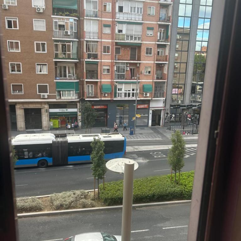 Madrid Retiro Room - Double Room with Balcony - 4