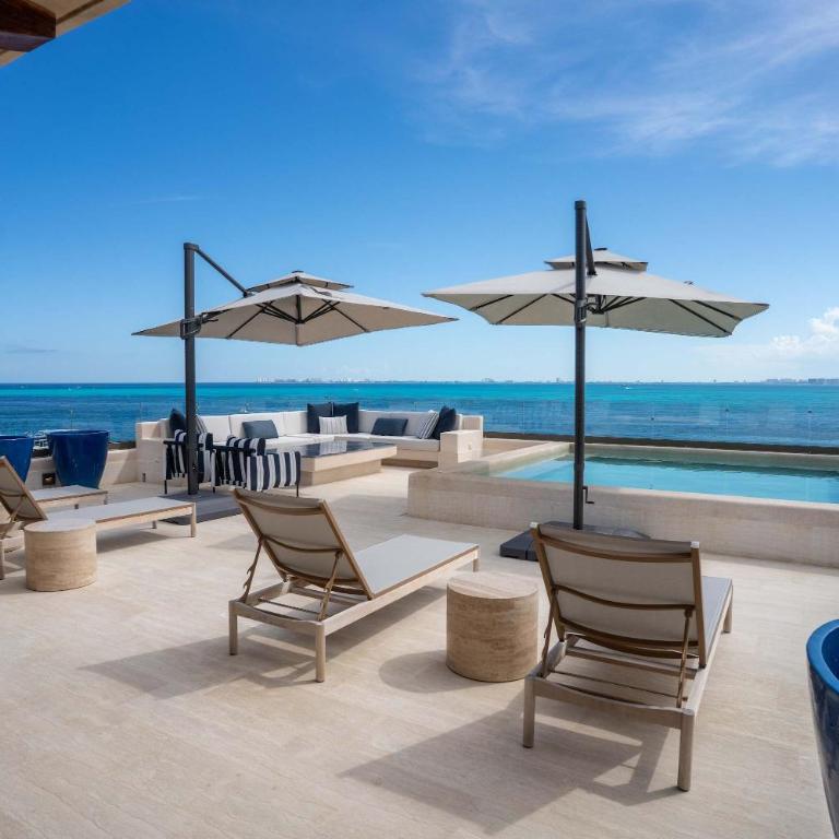 9BR Luxury Beachfront Penthouse w/ Private Pool - Apartment - 9