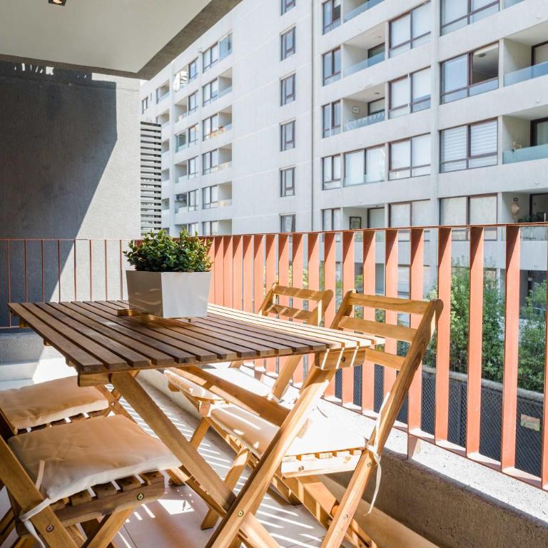 Chic 1BR Oasis for 3 in Lively Las Condes - Apartment - 3