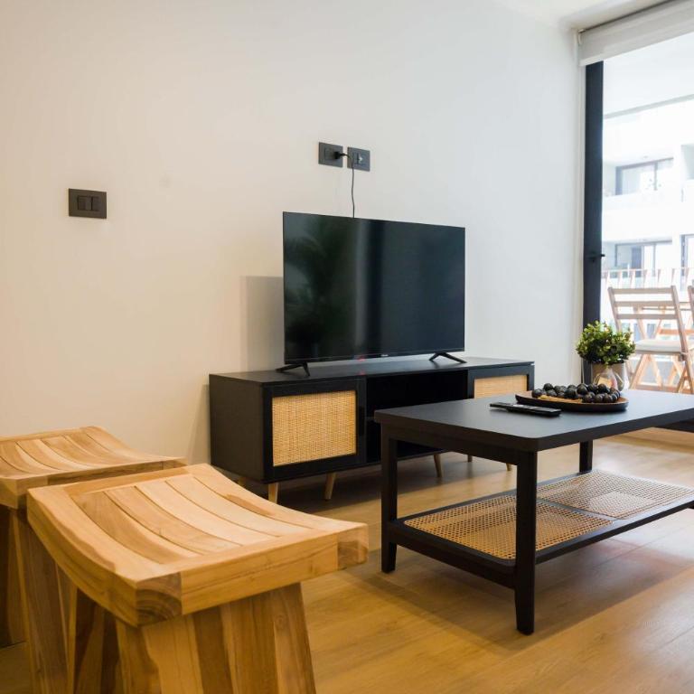 Chic 1BR Oasis for 3 in Lively Las Condes - Apartment - 17