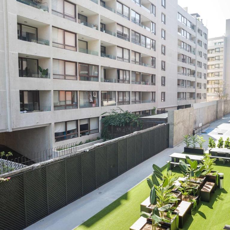 Chic 1BR Oasis for 3 in Lively Las Condes - Apartment - 24