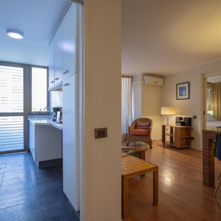 Your Stylish Urban Escape by Costanera Center - Apartment - 13