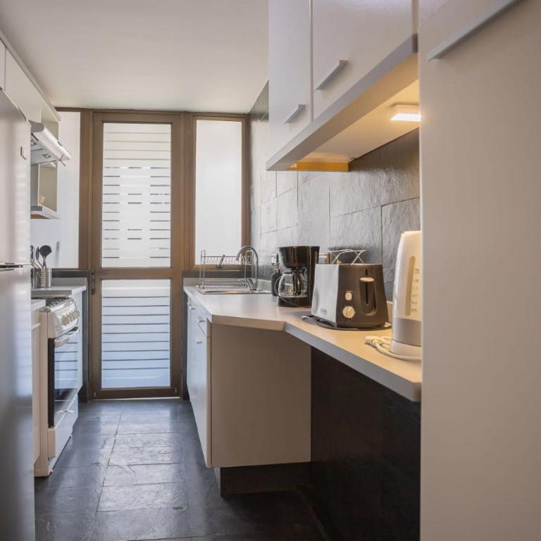 Your Stylish Urban Escape by Costanera Center - Apartment - 17
