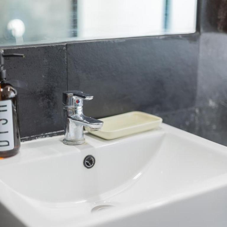Your Stylish Urban Escape by Costanera Center - Apartment - 26