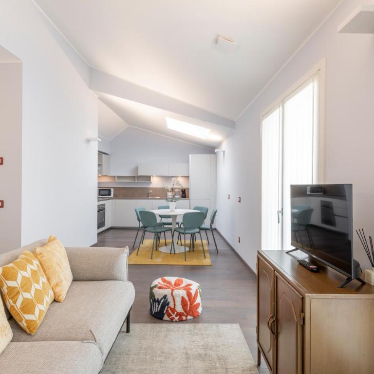 Fabbri Palace - B Home - Appartamento con 2 Camere da Letto, Balcone e Terrazza - 1