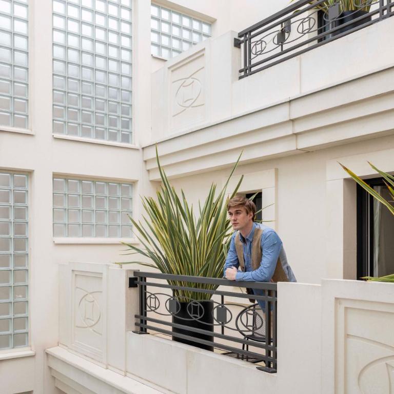 Yuna Porte-Maillot - ApartHotel - Appartement Premium 2 Chambres en Duplex avec Terrasse - 85 m² - 4
