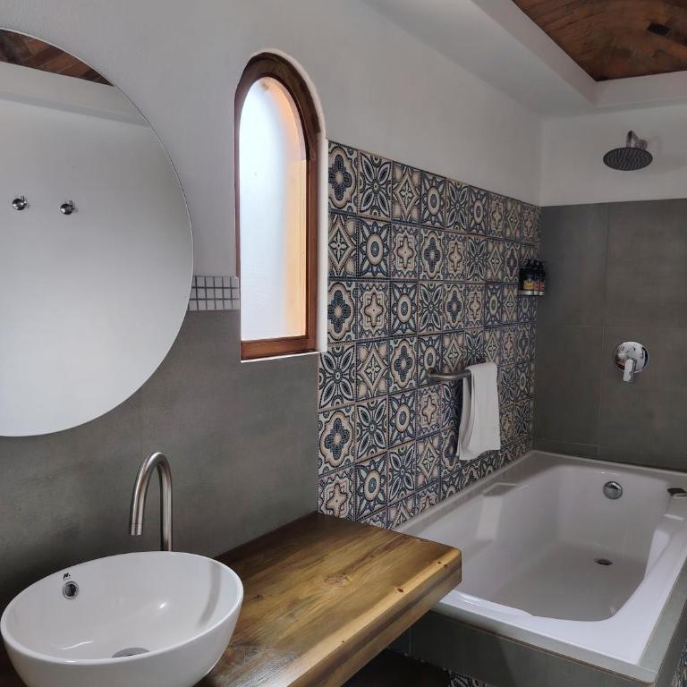 La Alhambra Hotel Boutique - Junior Suite - 7