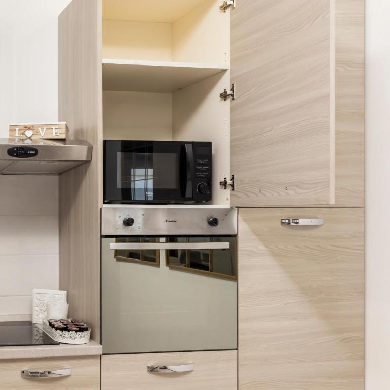 Raymihome Dante 2-Parking Privato - Appartamento con 3 Camere da Letto - 12