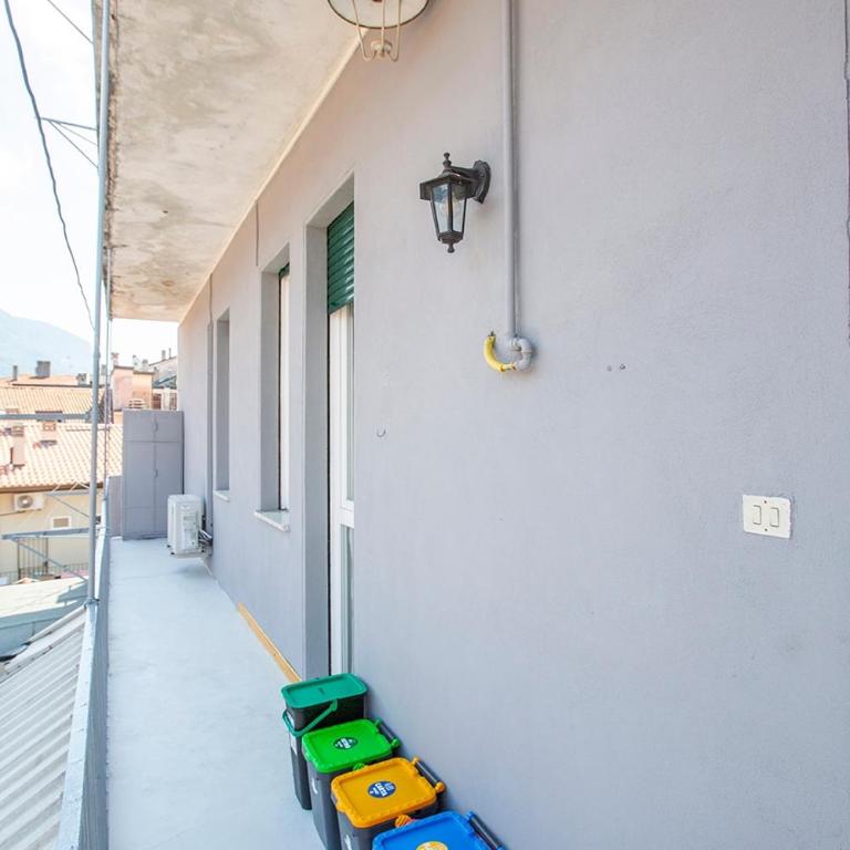 Elengante e Spazioso vicino al lago e al centro - Appartamento con 2 Camere da Letto e Balcone - 2