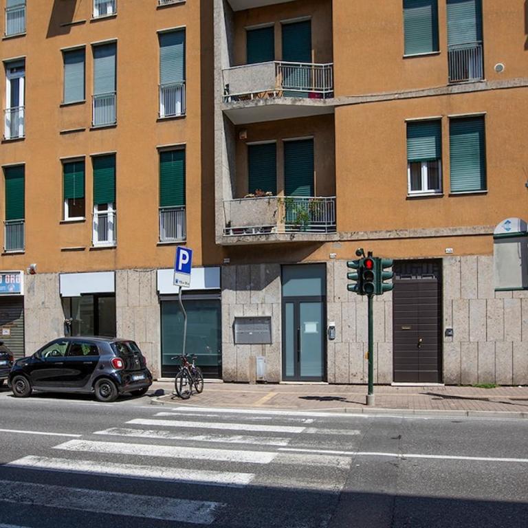 Elengante e Spazioso vicino al lago e al centro - Appartamento con 2 Camere da Letto e Balcone - 33